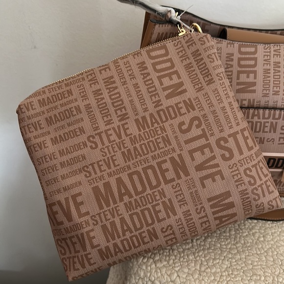 Steve Madden BPierce Logo Bag with Interior Crossbody Pouch - New - Picture 6 of 14